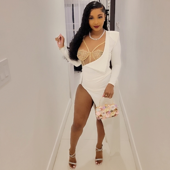 White classy Maxi Dress. - Picture 2 of 2